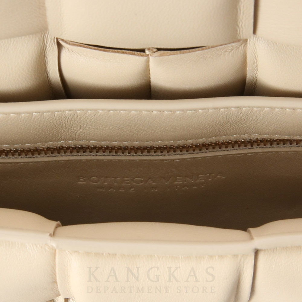 BOTTEGA VENETA(USED)보테가베네타 패딩 카세트 백
